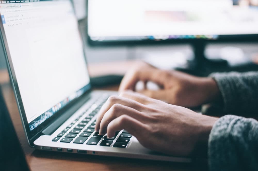 How to Write a Resume for a Food Service Job in Dallas